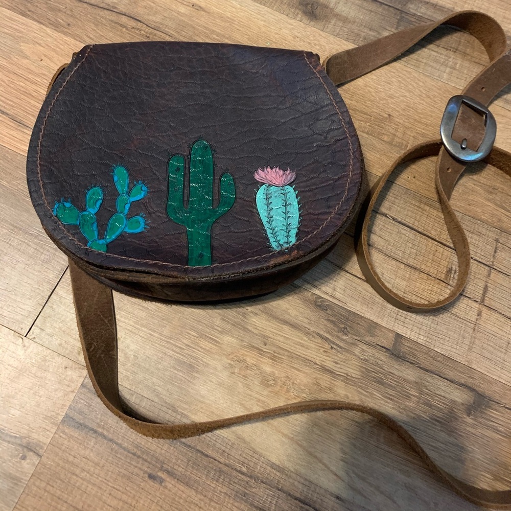 & BEEYOND Leather Cactus Crossbody Purse